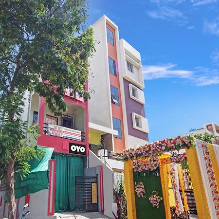 Hotel O G.K Lodging And Guest House Sakardarā エクステリア 写真