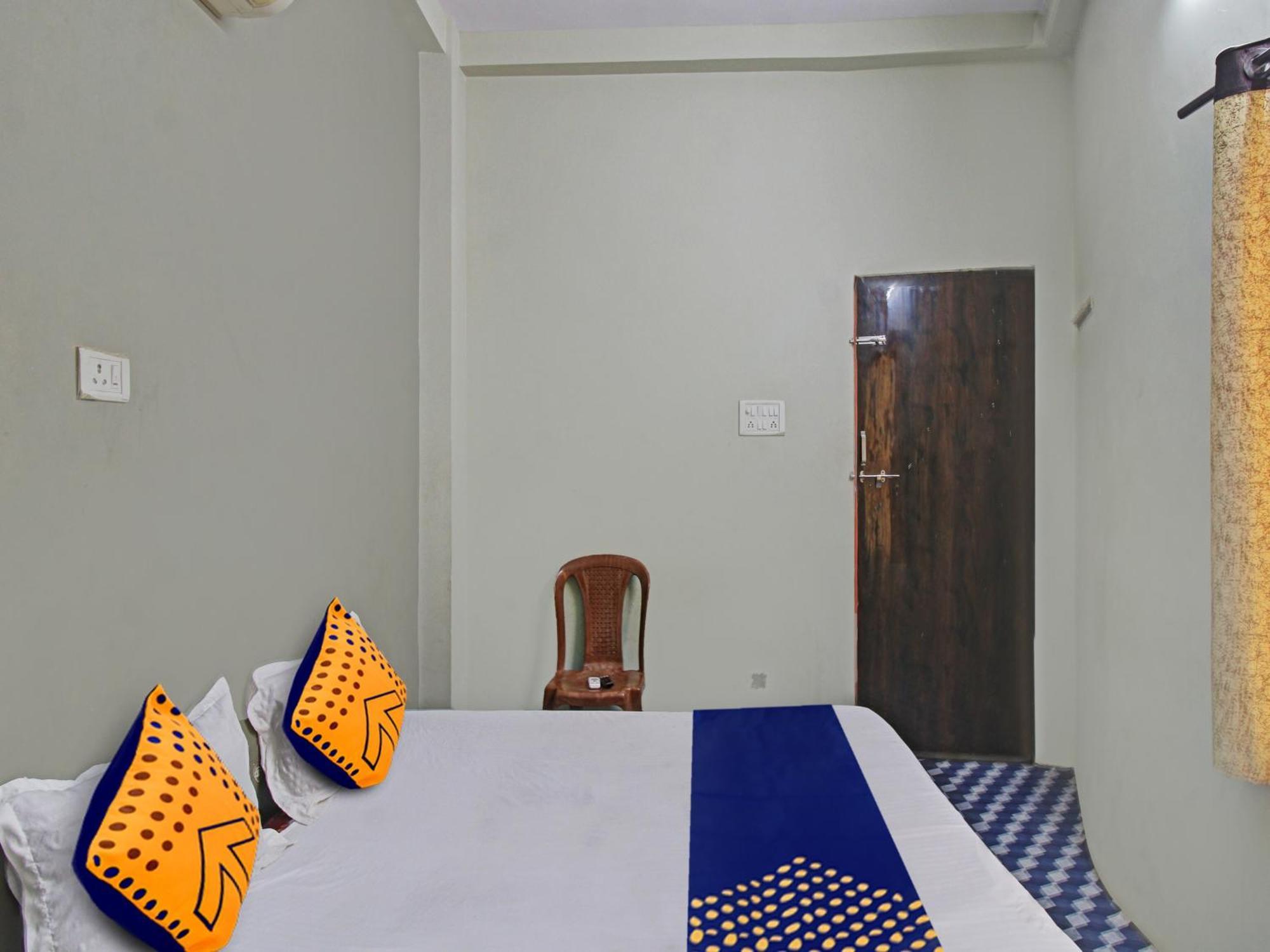 Hotel O G.K Lodging And Guest House Sakardarā エクステリア 写真