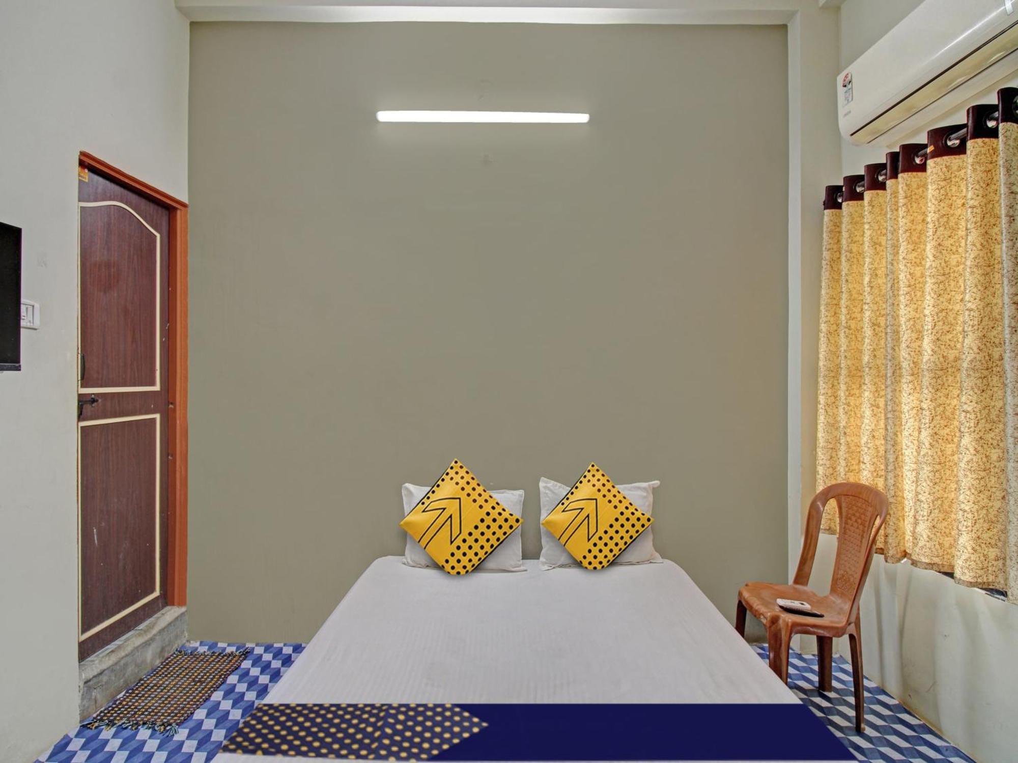 Hotel O G.K Lodging And Guest House Sakardarā エクステリア 写真